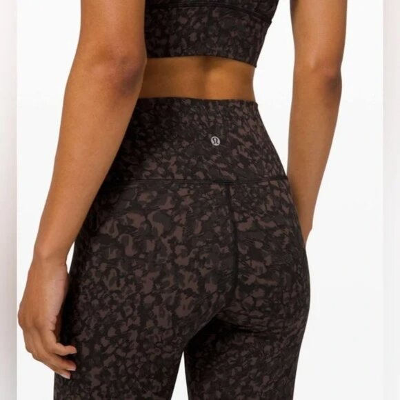 lululemon 25" Wild Thing Camo Brown Earth Multi Size 6 - Picture 3 of 8